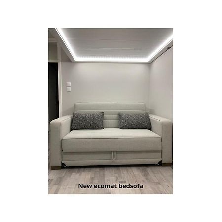 F K Apartments Артемида Екстериор снимка