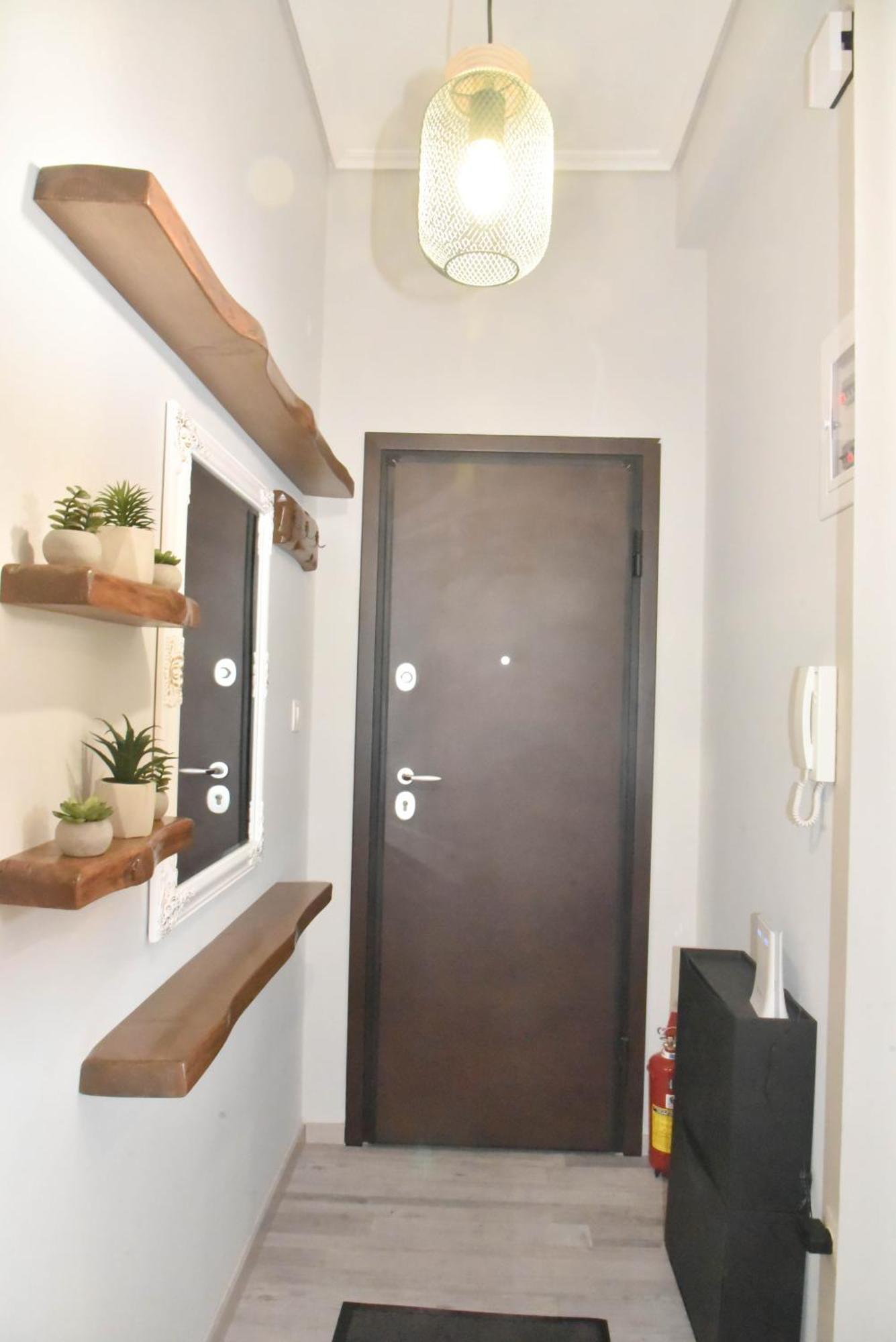 F K Apartments Артемида Екстериор снимка