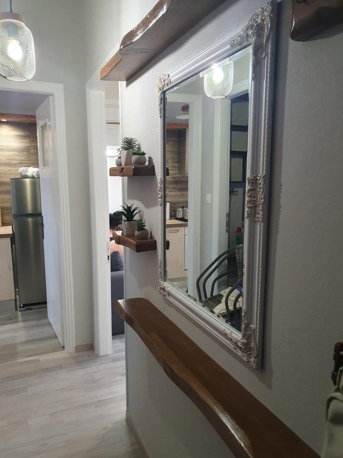 F K Apartments Артемида Екстериор снимка