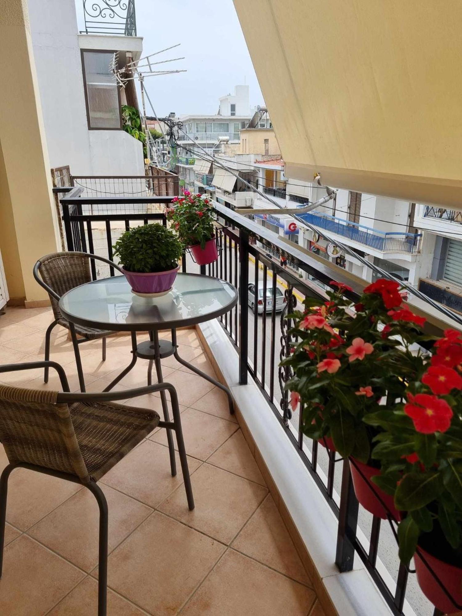 F K Apartments Артемида Екстериор снимка