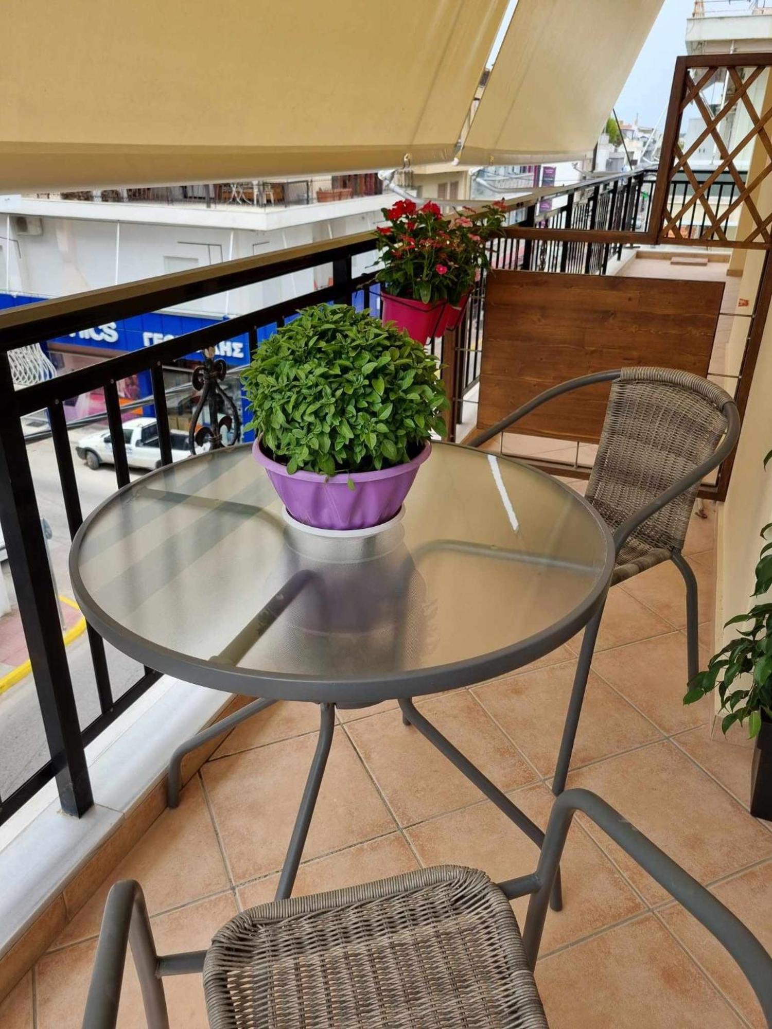 F K Apartments Артемида Екстериор снимка